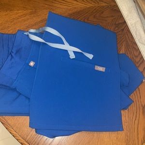 Figs scrubs technical collection top and bottom set